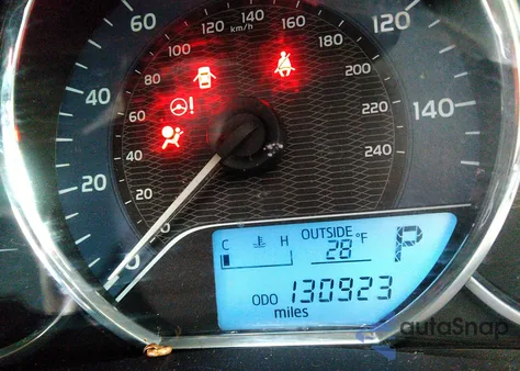 2015 Toyota Corolla Le z USA, uszkodzony, nr VIN 2T1BURHE4FC331826